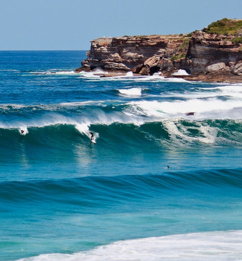 Diferencia entre surfear espuma y ola verde