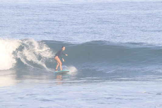Dominando las olas: una guía de técnicas de surf para principiantes
