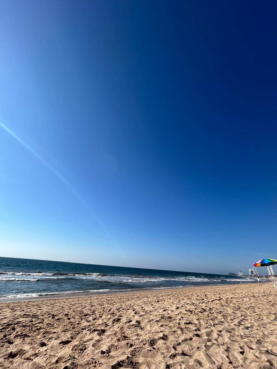 Por qué Mazatlán es uno de los mejores destinos para surfistas principiantes