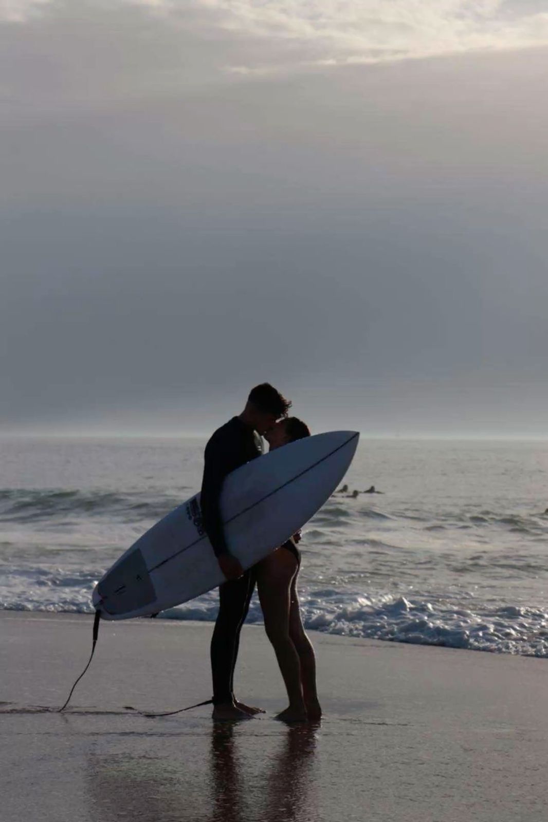 Sorprende esta Navidad: regala un viaje de surf en pareja en México