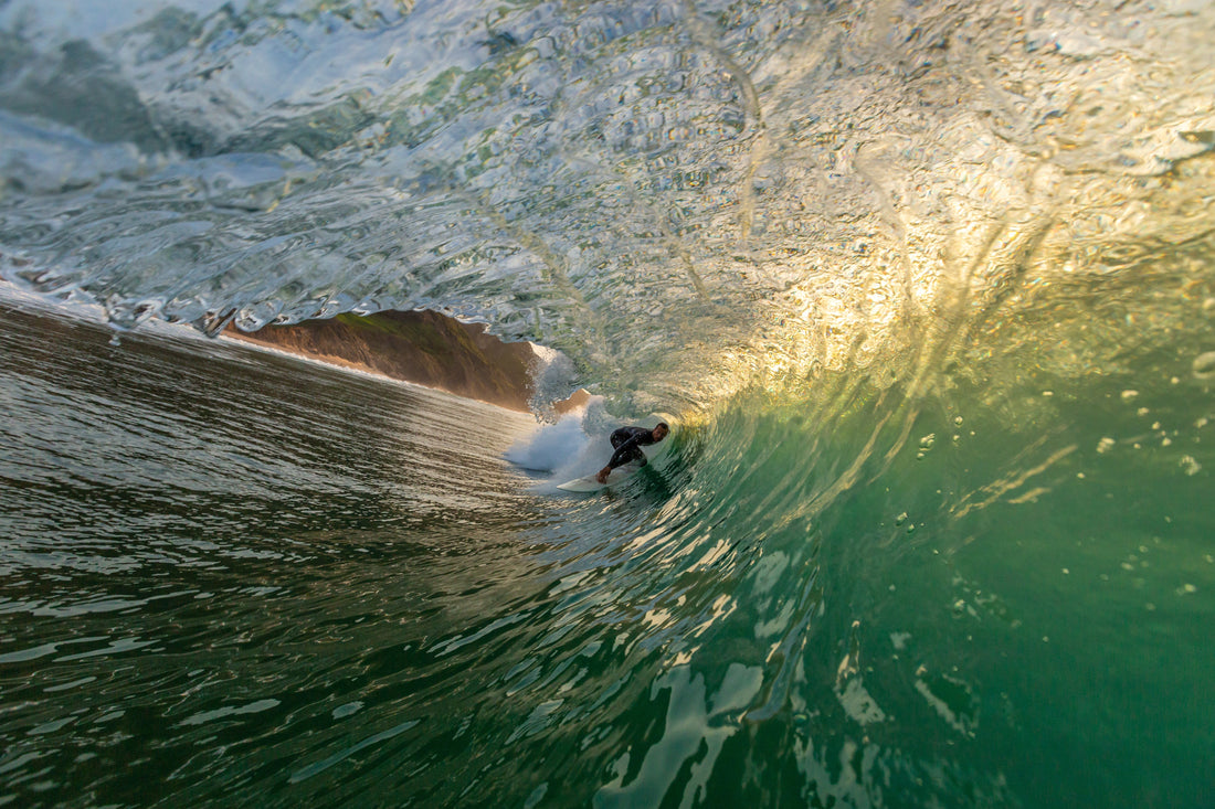 El auge del surf en invierno: cómo aprovechar al máximo la temporada fría